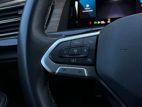 Used 2025 Volkswagen Atlas SE image 37