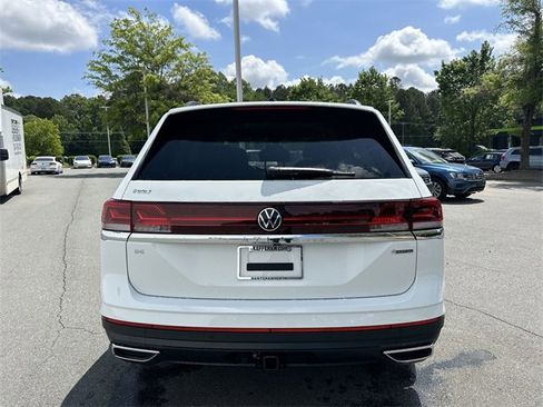New 2025 Volkswagen Atlas SE image 4