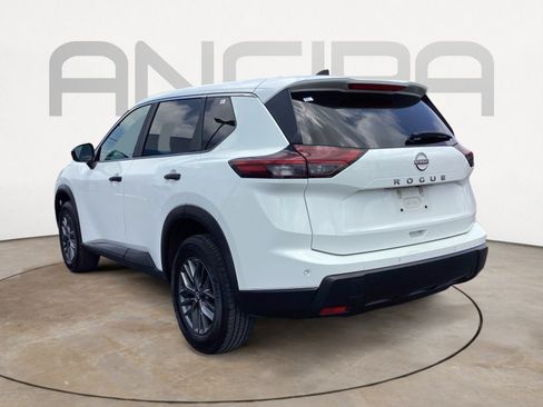 Used 2024 Nissan Rogue S FWD image 12