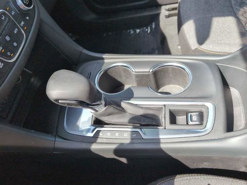 Used 2024 Chevrolet Equinox LT FWD image 15