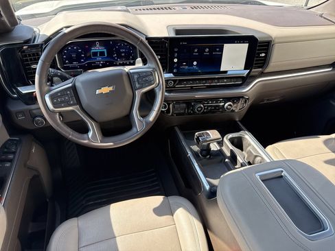 Used 2022 Chevrolet Silverado 1500 LTZ w/ LTZ Convenience Package II RWD image 18