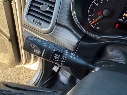 Used 2019 Jeep Grand Cherokee Limited w/ Luxury Group II image 33