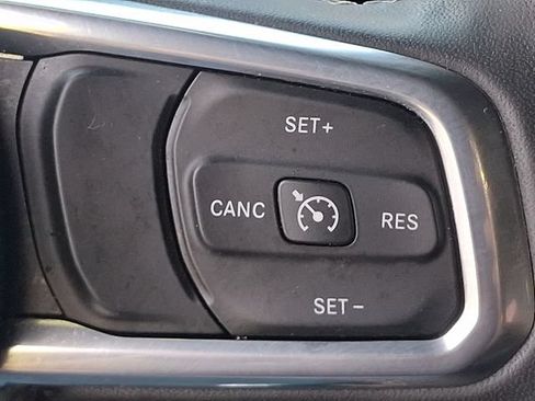 Used 2023 Jeep Wrangler Unlimited Sahara w/ Cold Weather Group AWD/4WD image 22