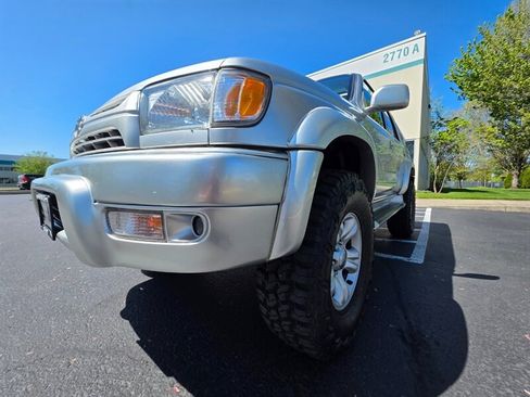 Used 2001 Toyota 4Runner SR5 AWD/4WD image 7