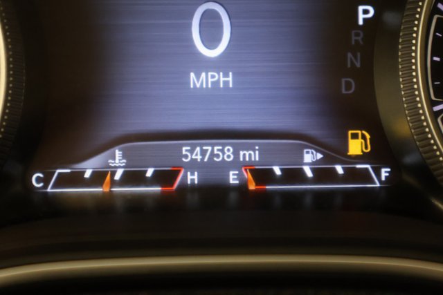 Used 2020 Jeep Cherokee Trailhawk w/ Cold Weather Group AWD/4WD image 15