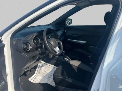 Used 2020 Nissan Kicks SV FWD image 16