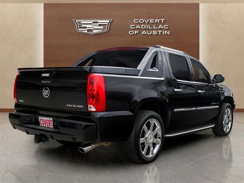 Used 2011 Cadillac Escalade EXT Luxury image 4