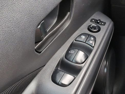 Used 2021 Nissan Kicks S image 23