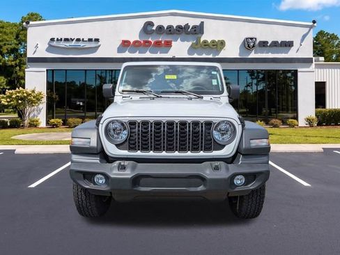 Used 2025 Jeep Wrangler Unlimited Sport AWD/4WD image 9