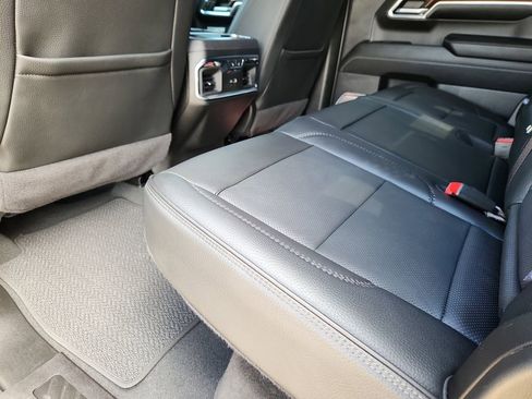 Used 2024 GMC Sierra 1500 Denali AWD/4WD image 8