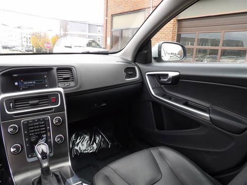 Used 2015 Volvo S60 T5 Premier image 17