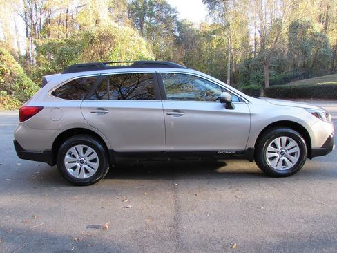 Used 2019 Subaru Outback 2.5i Premium w/ Popular Package #2 image 7