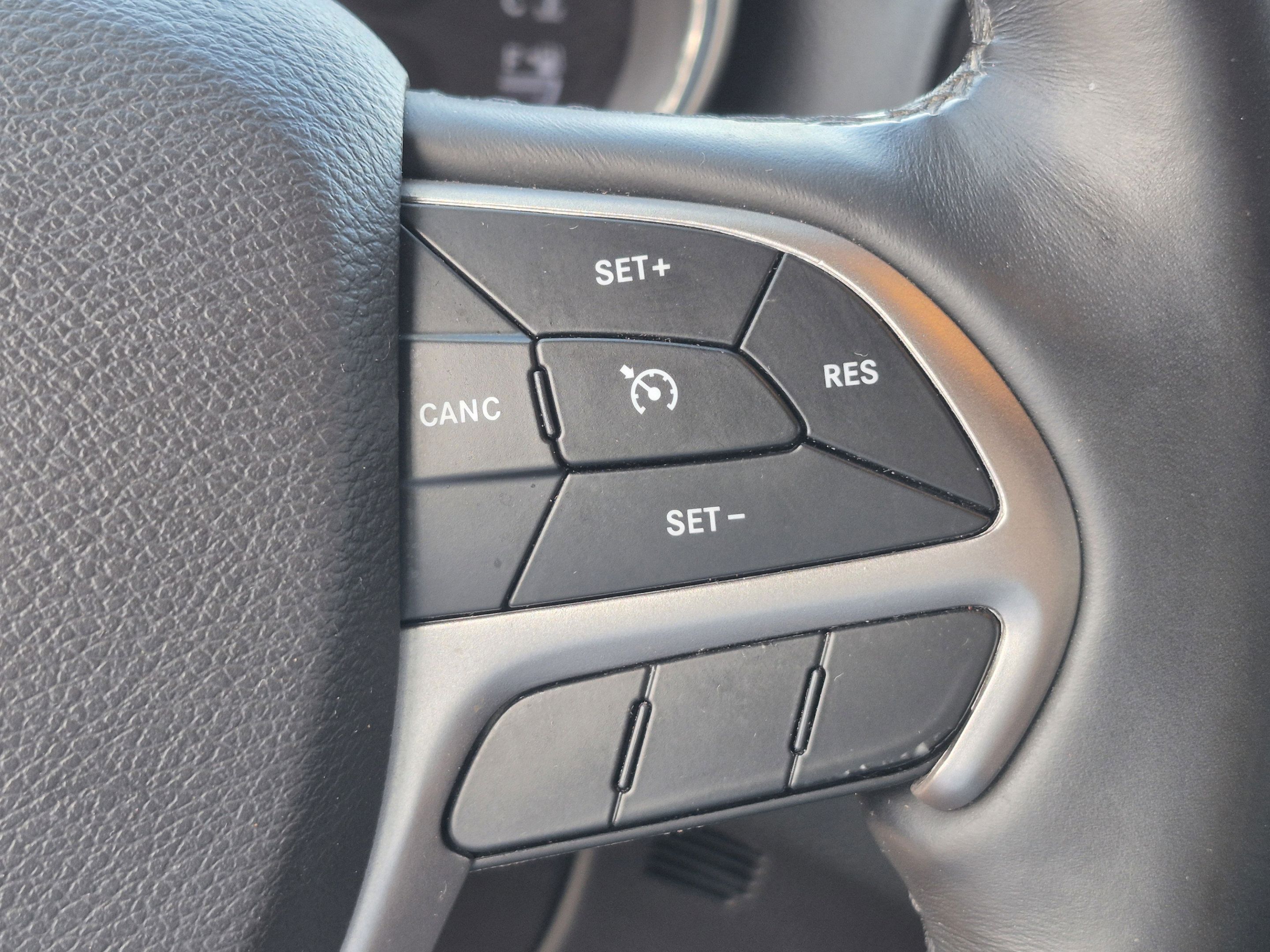 Used 2019 Jeep Grand Cherokee Altitude RWD image 30