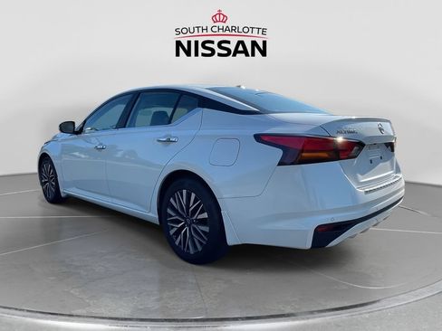 Used 2023 Nissan Altima 2.5 SV FWD image 4