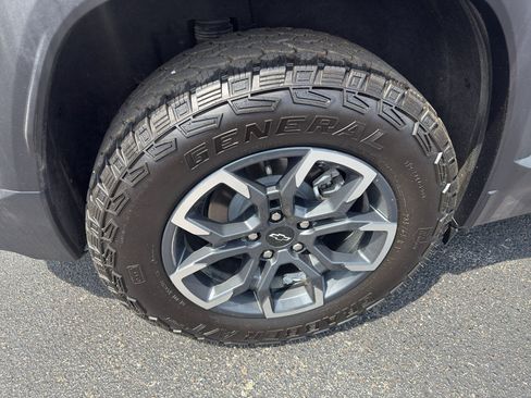 Used 2026 Chevrolet Equinox ACTIV w/ LPO, Floor Liner Package AWD/4WD image 9