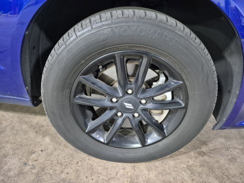Used 2019 Dodge Grand Caravan SXT FWD image 6