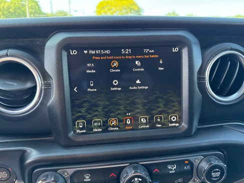 Used 2018 Jeep Wrangler Unlimited Sahara AWD/4WD image 33