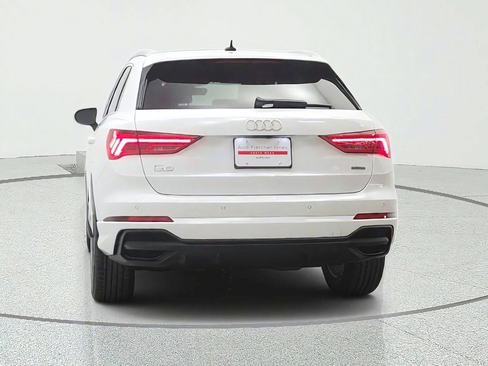 Used 2024 Audi Q3 2.0T Premium AWD/4WD image 6