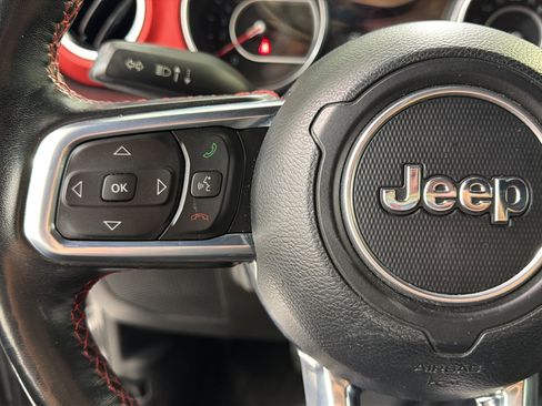 Used 2021 Jeep Wrangler Unlimited Rubicon AWD/4WD image 13