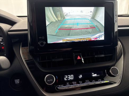 Used 2024 Toyota Corolla Cross LE image 19