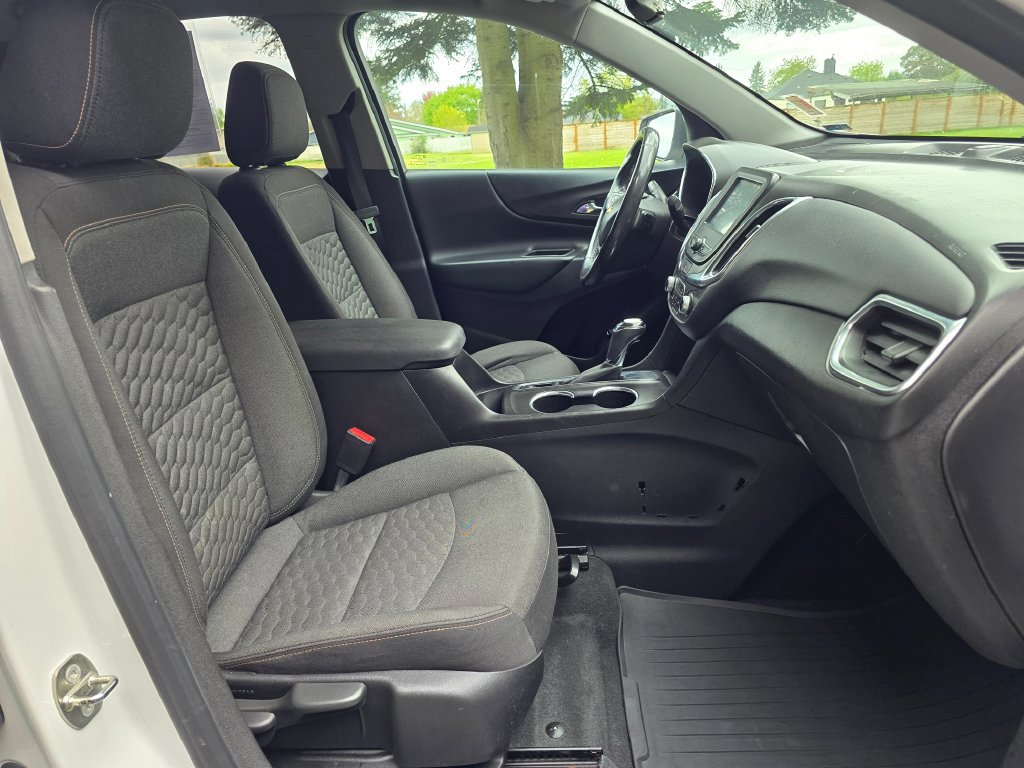 Used 2018 Chevrolet Equinox LT FWD image 21