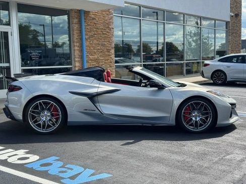 Used 2023 Chevrolet Corvette Z06 w/ Stealth Interior Trim Package RWD image 23