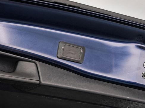 Used 2021 Toyota RAV4 XLE Premium image 60