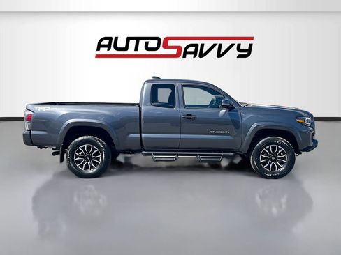 Used 2022 Toyota Tacoma TRD Sport w/ TRD Premium Sport Package RWD image 8
