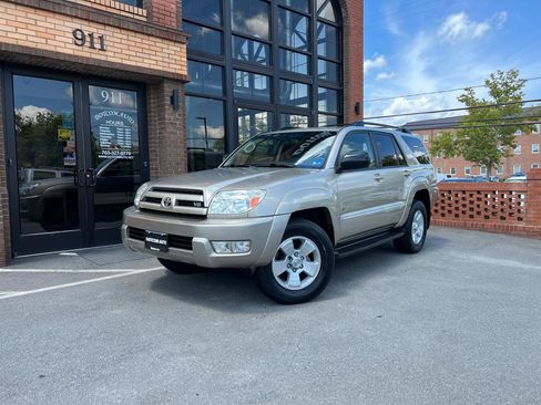 Used 2003 Toyota 4Runner SR5 AWD/4WD image 2