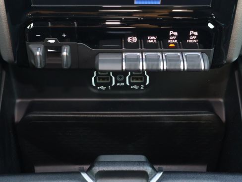 Used 2024 RAM 3500 Big Horn w/ Night Edition image 26