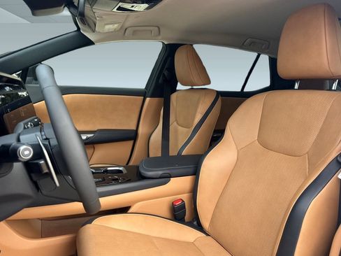 Used 2025 Lexus RZ 300e image 5