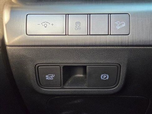 Used 2024 Hyundai Kona Limited image 11