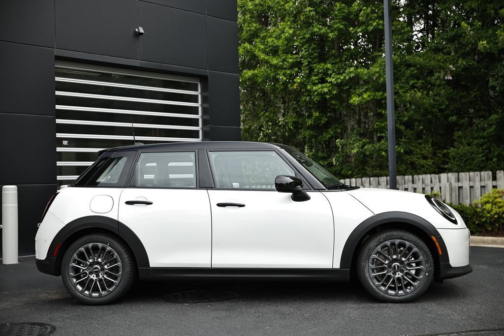 New 2026 MINI Cooper 4-Door Hardtop FWD image 4
