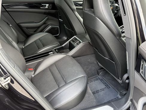 Used 2017 Porsche Panamera 4 image 11