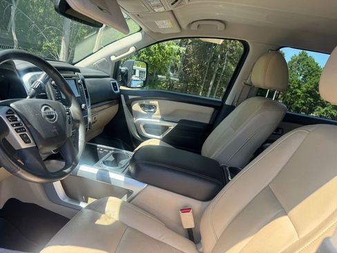 Used 2017 Nissan Titan SL AWD/4WD image 17