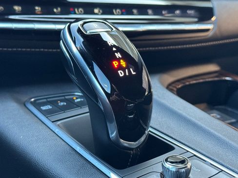 Used 2023 Cadillac Escalade Premium Luxury image 30