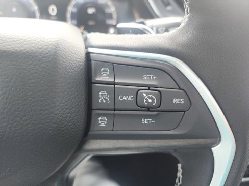 New 2025 Jeep Grand Cherokee Limited w/ Luxury Tech Group II image 15