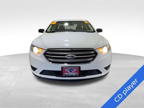 Used 2015 Ford Taurus SE image 2