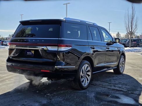 Used 2023 Lincoln Navigator Reserve image 12