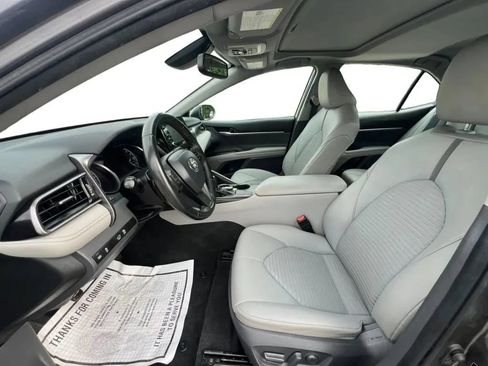Used 2021 Toyota Camry SE w/ Convenience Package FWD image 10