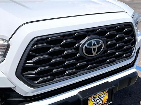 Used 2020 Toyota Tacoma TRD Off-Road AWD/4WD image 28