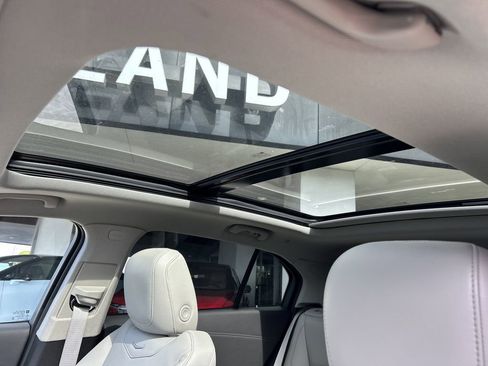 Certified 2023 Cadillac XT4 Luxury w/ Cold Weather Package image 22