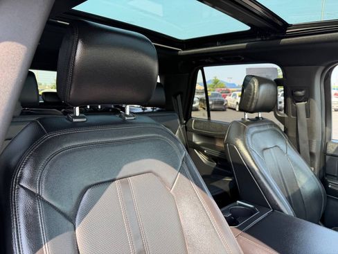 Used 2019 Ford Expedition Limited w/ Equipment Group 302A AWD/4WD image 61