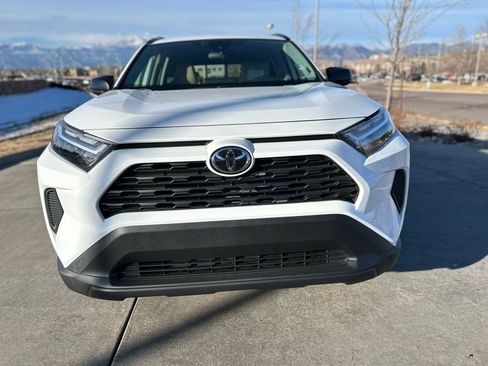 Used 2025 Toyota RAV4 SE image 2