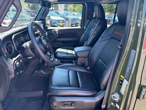 Used 2024 Jeep Gladiator Rubicon AWD/4WD image 14