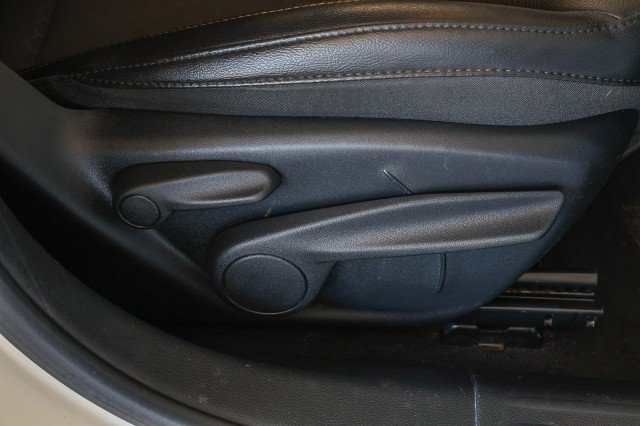 Used 2018 Jeep Compass Latitude w/ Popular Equipment Group FWD image 32