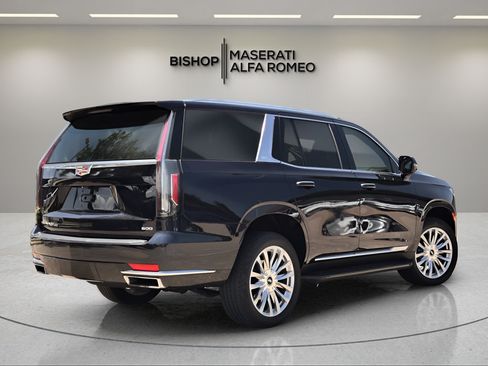 Used 2023 Cadillac Escalade Premium Luxury AWD/4WD image 5