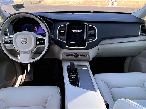 Used 2025 Volvo XC90 B6 Core w/ Climate Package image 18