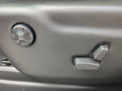 Used 2021 Jeep Grand Cherokee Laredo X image 29