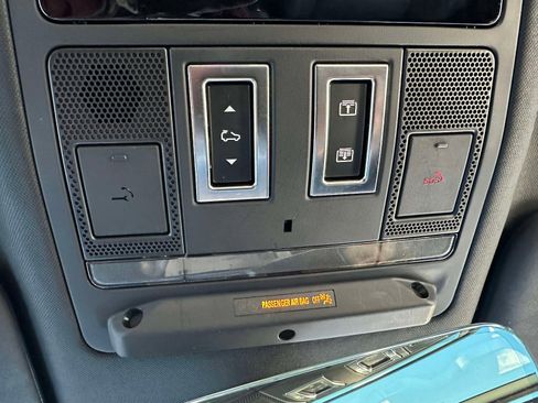 Used 2025 Land Rover Defender 110 S image 35